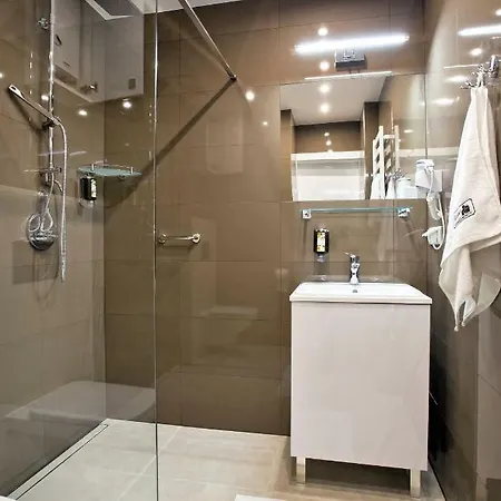 Zuraw Apartment *
