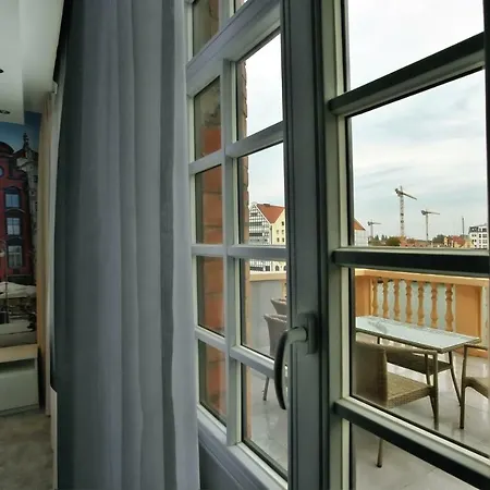 Zuraw Apartment Gdansk