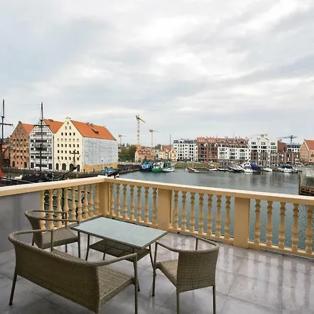 Zuraw Apartment